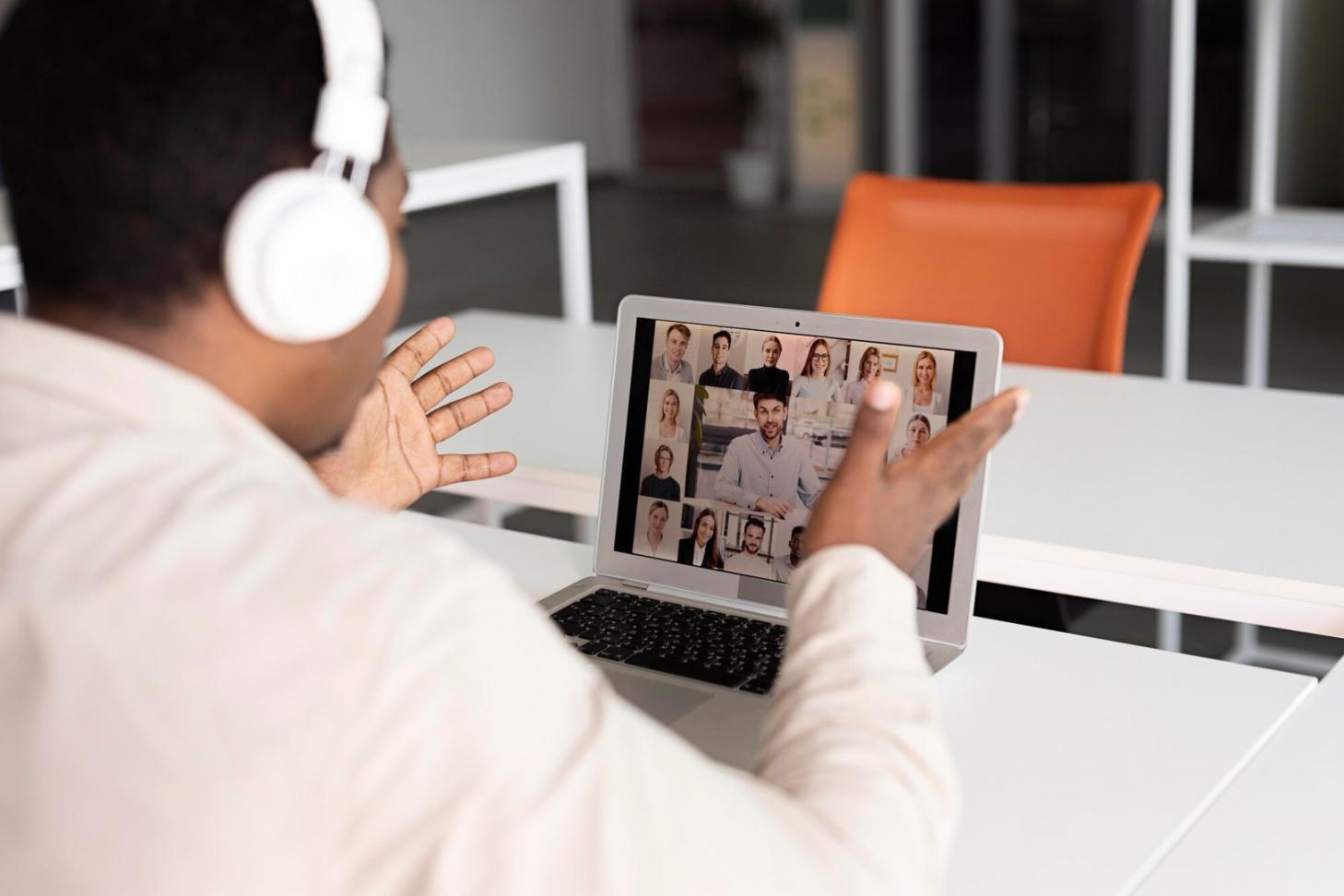 Dokumentasi hasil model finansial yang dibuat peserta program